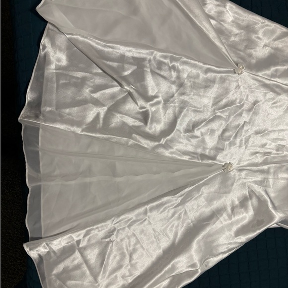 Luxurious Satin Lace-Trimmed Slip - Picture 4 of 6